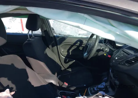 2019 Ford Fiesta Se z USA, uszkodzony, nr VIN 3FADP4EJ5KM137897